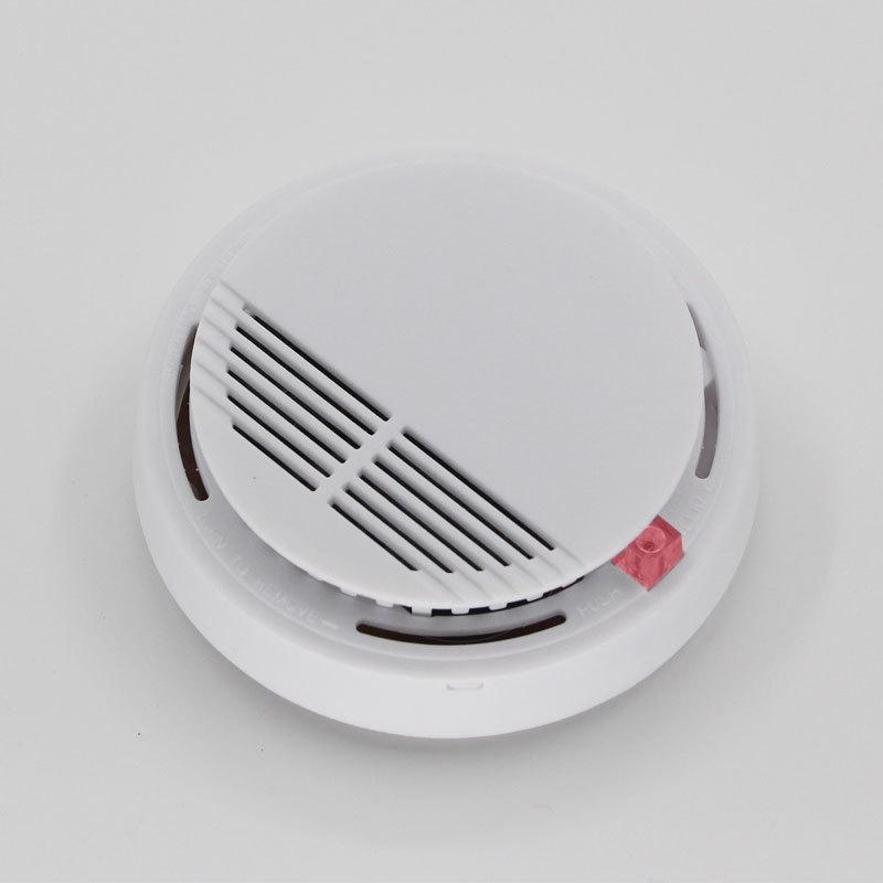 SS-168 First Alert Battery-Operated Fire Smoke Alarm DetectorWhite