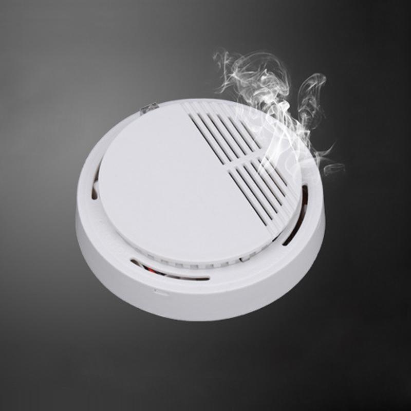 SS-168 First Alert Battery-Operated Fire Smoke Alarm DetectorWhite